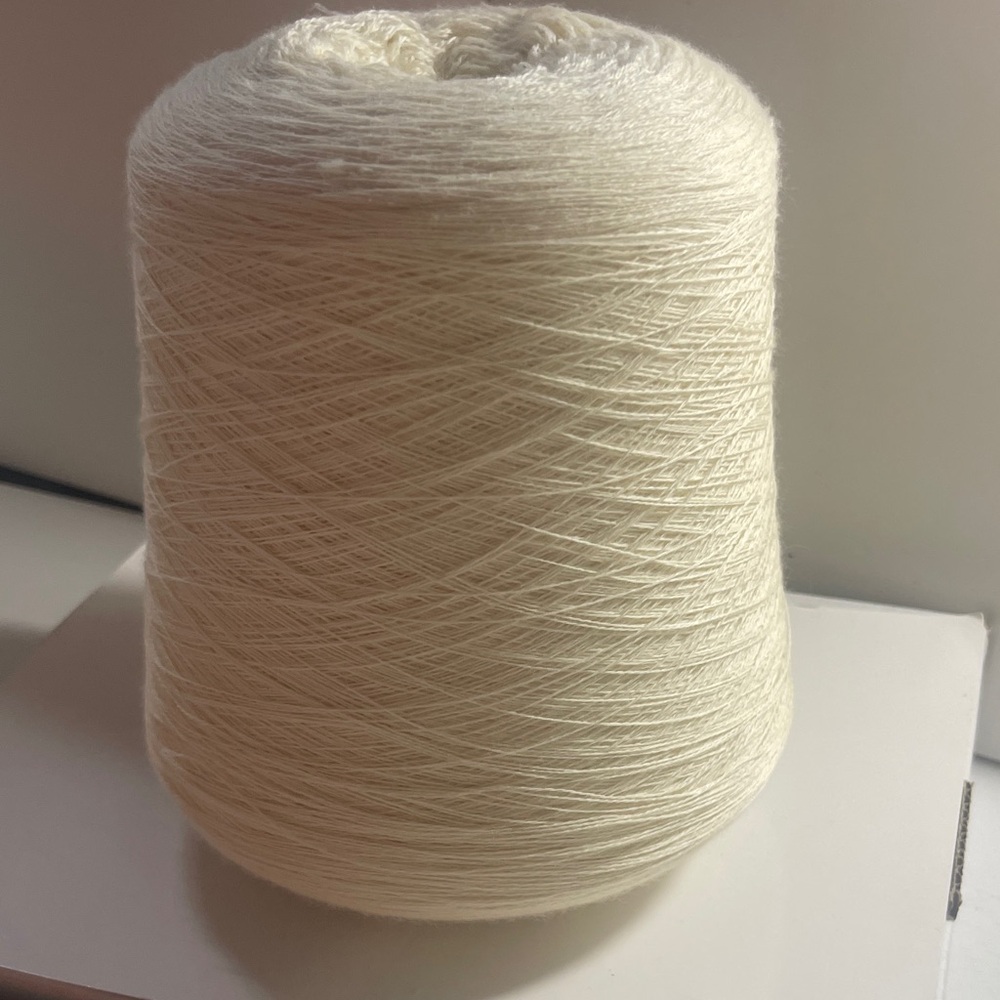 Premium New Unused cream color cashwool Yarn for Fiber Arts